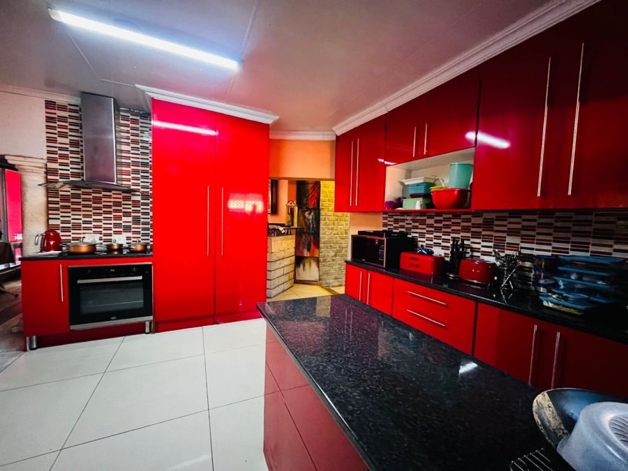 3 Bedroom Property for Sale in Bloemside 2 Free State